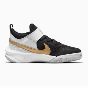 NIKE Boys team hustle D10 sneakers